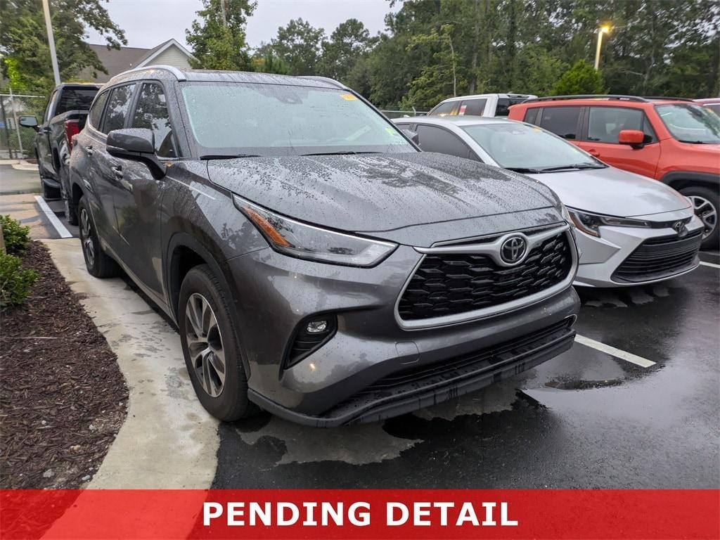 used 2023 Toyota Highlander car, priced at $39,431