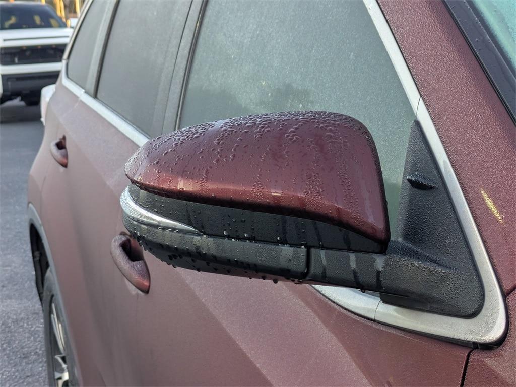 used 2016 Toyota Highlander car, priced at $21,531