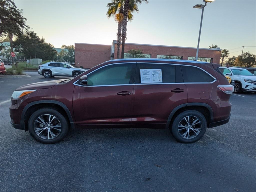 used 2016 Toyota Highlander car, priced at $21,531
