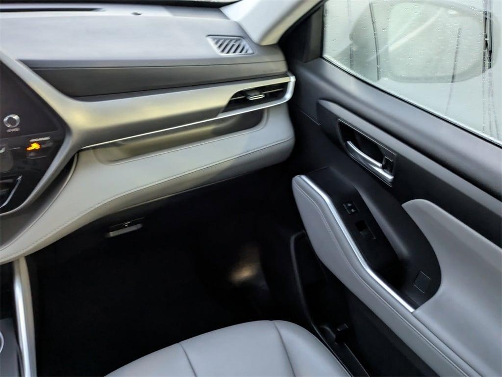 used 2024 Toyota Highlander car, priced at $42,531