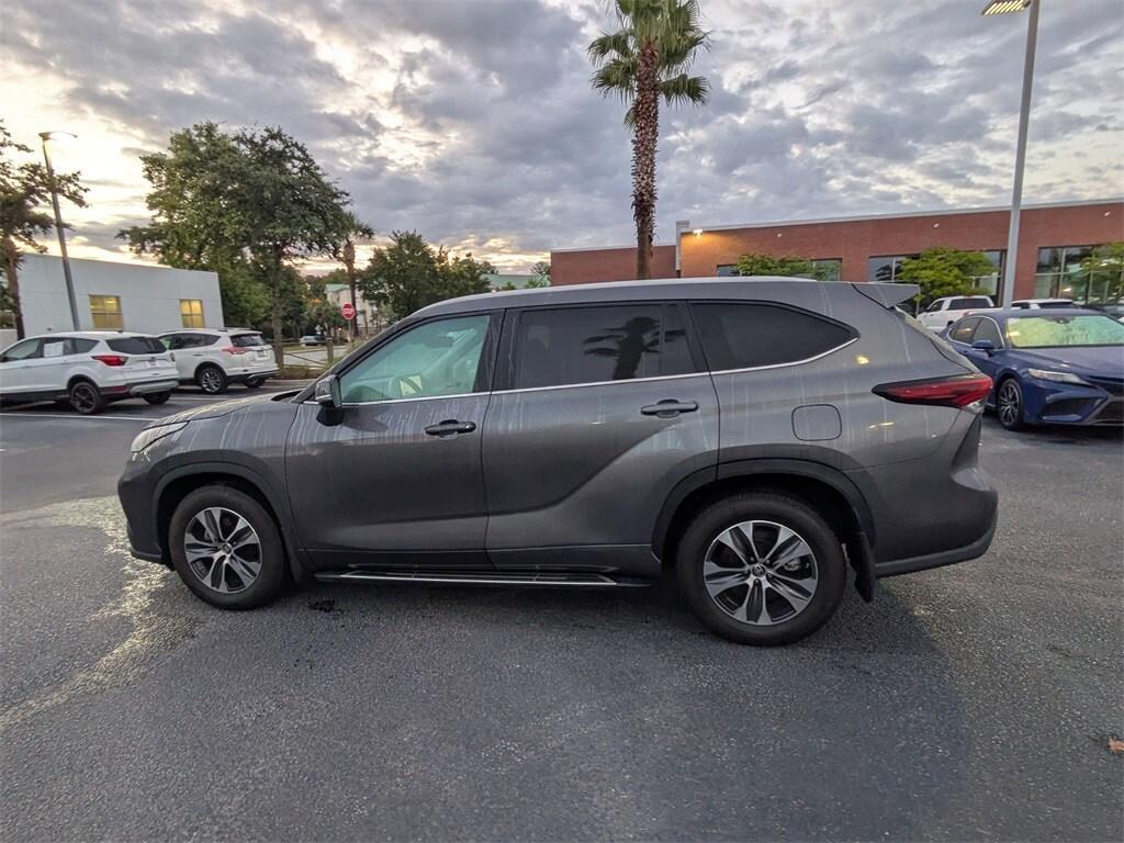 used 2024 Toyota Highlander car, priced at $42,531