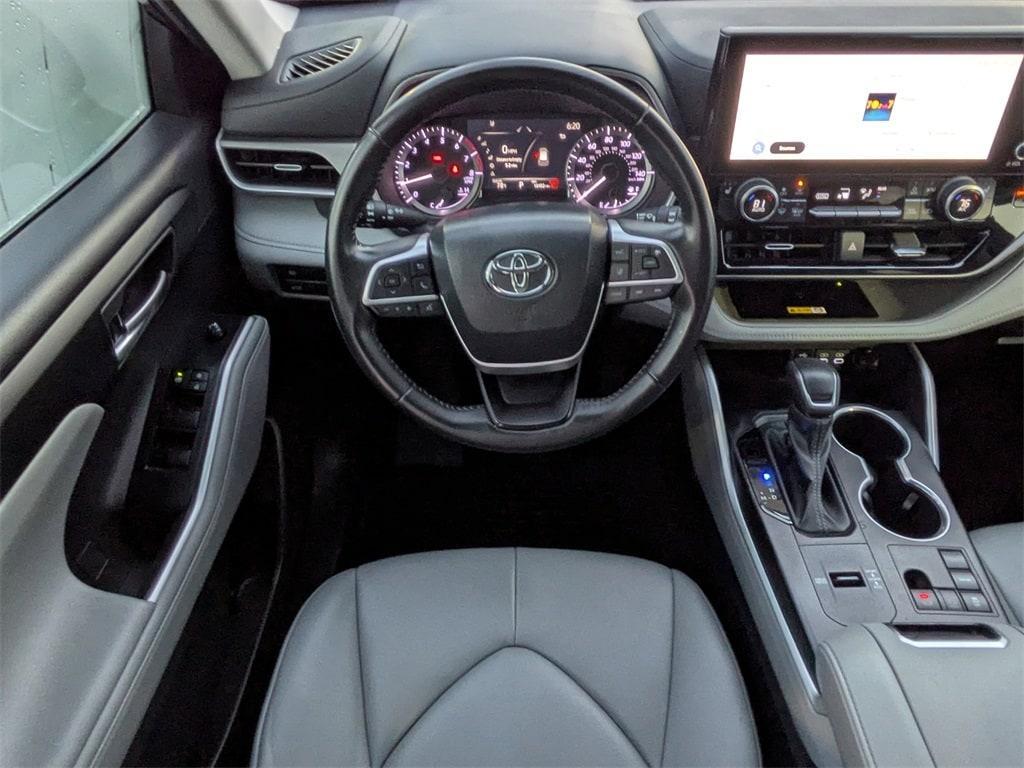 used 2024 Toyota Highlander car, priced at $42,531