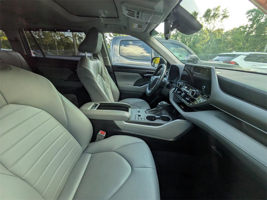 used 2024 Toyota Highlander car, priced at $44,231