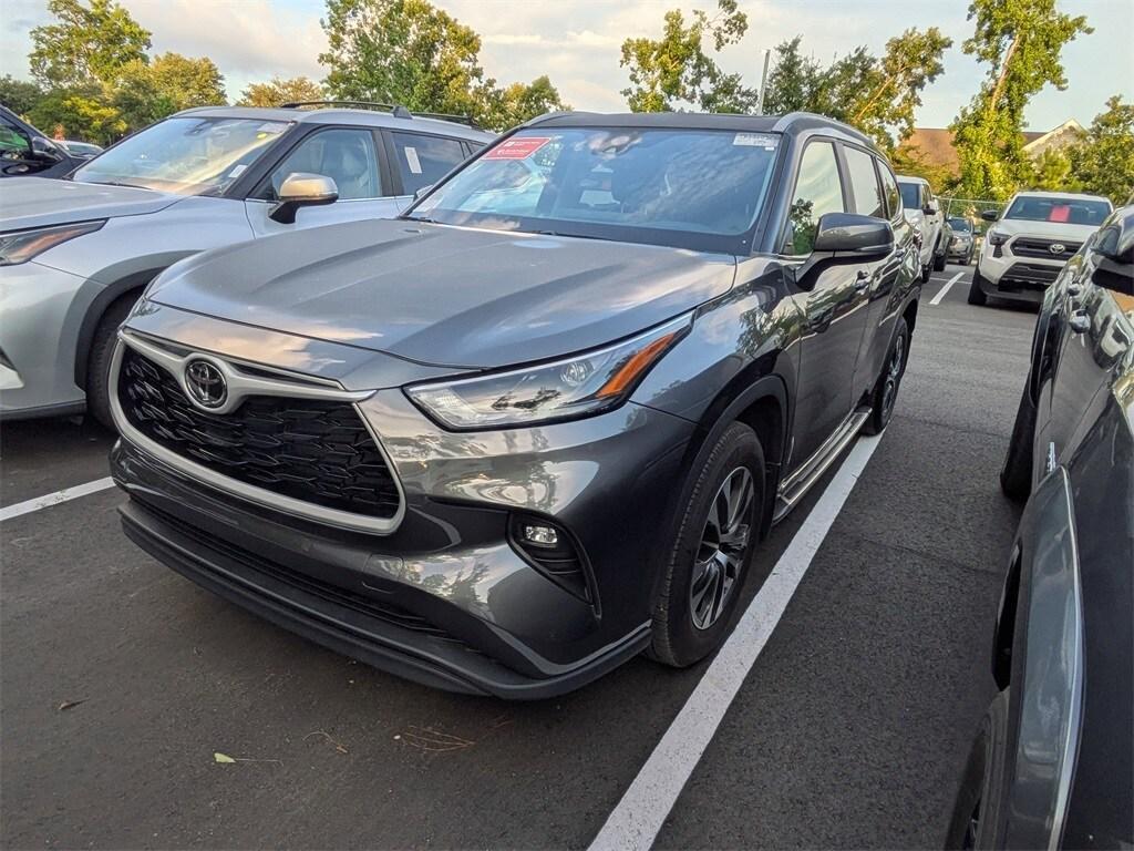 used 2024 Toyota Highlander car, priced at $44,531