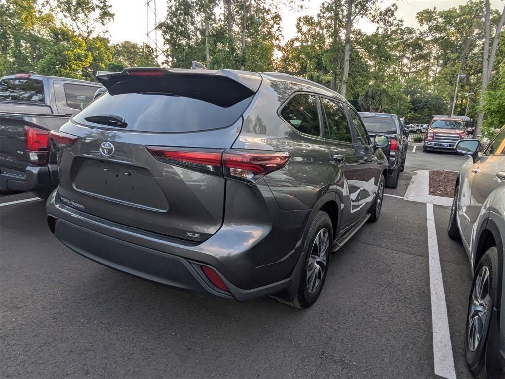 used 2024 Toyota Highlander car, priced at $44,231