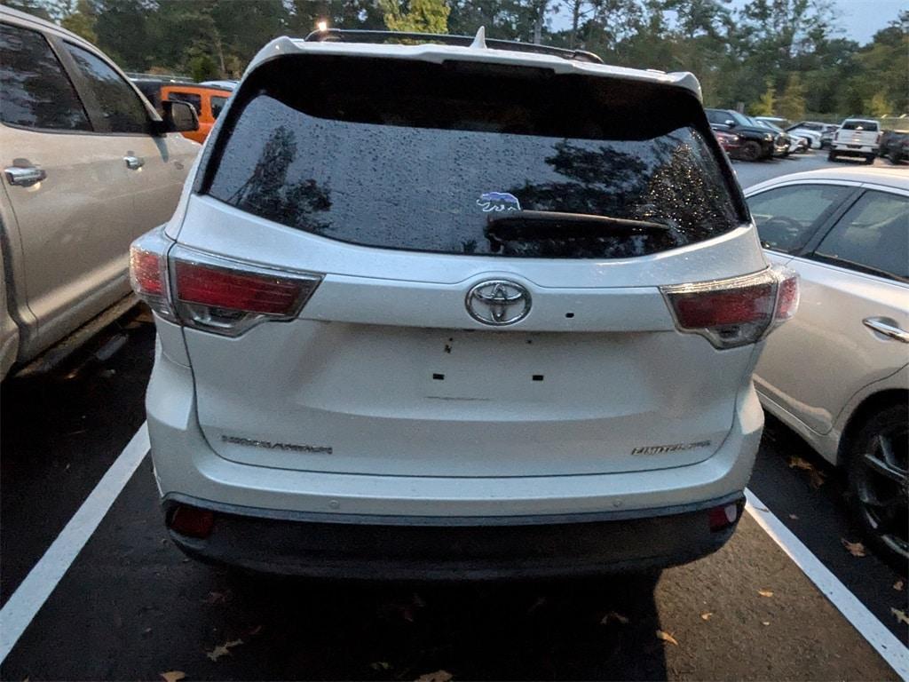 used 2014 Toyota Highlander car, priced at $17,031