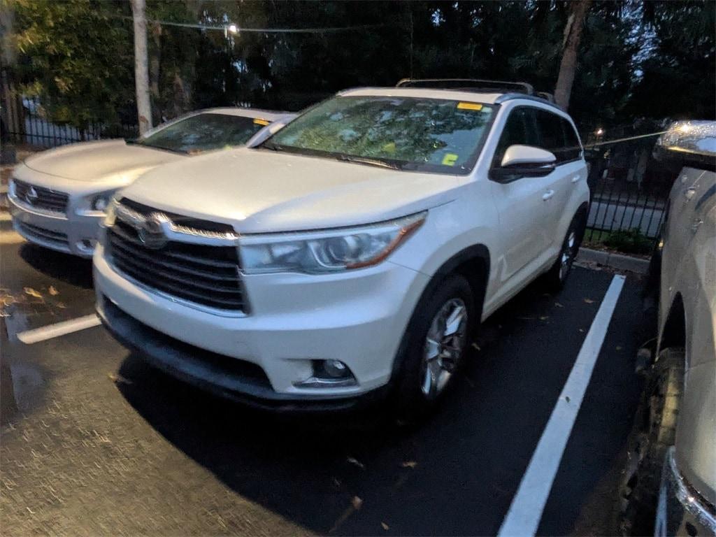used 2014 Toyota Highlander car, priced at $17,031