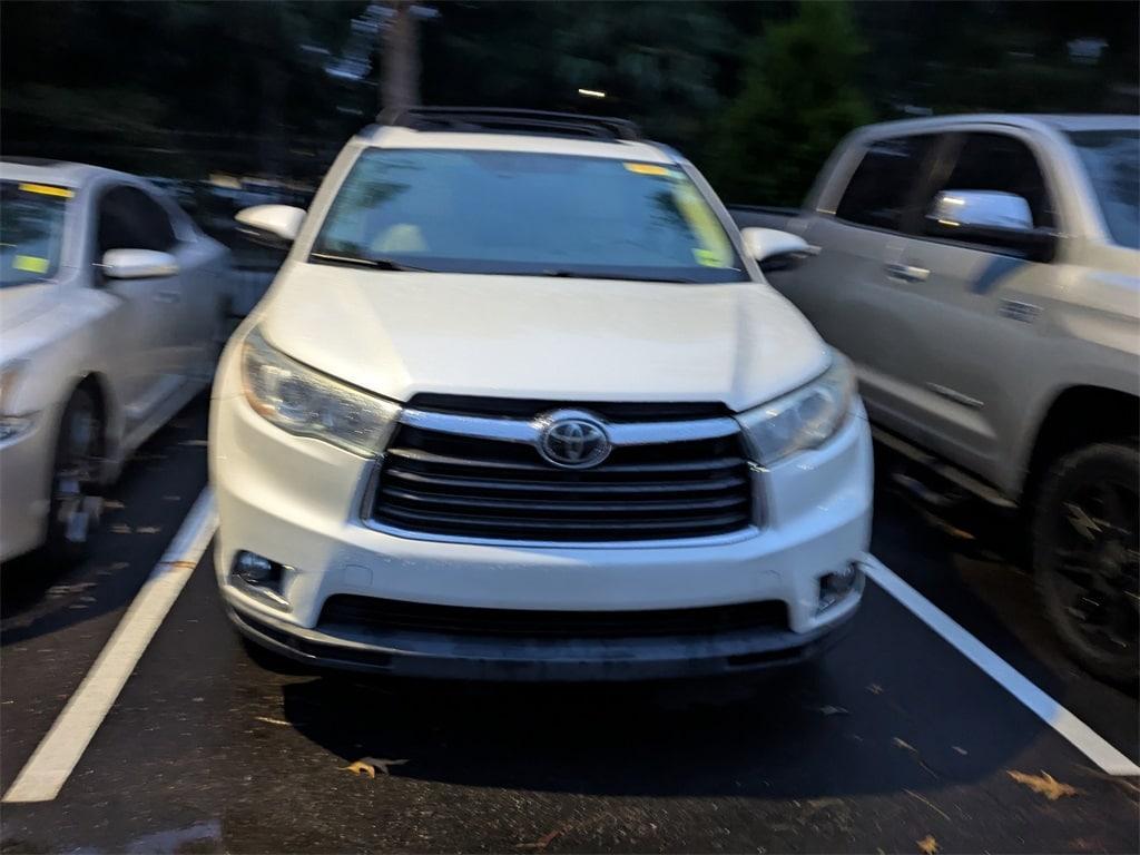 used 2014 Toyota Highlander car, priced at $17,031