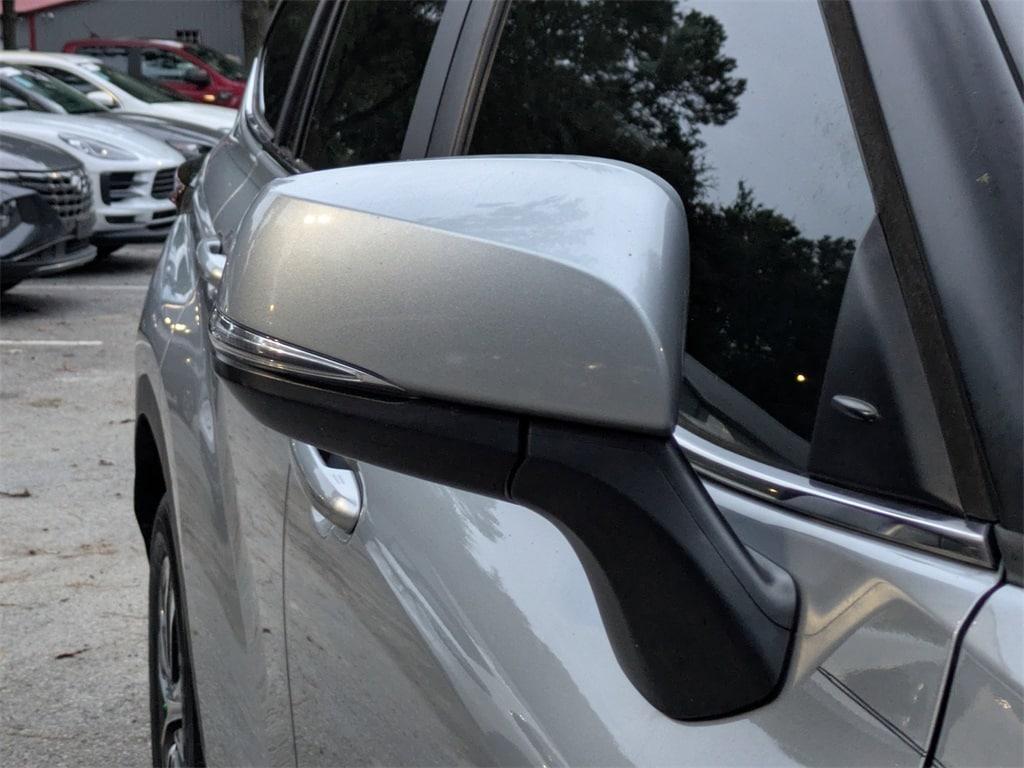 used 2023 Toyota Highlander car, priced at $36,831
