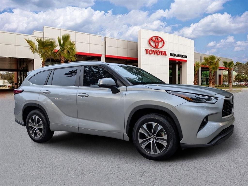 used 2023 Toyota Highlander car, priced at $36,831
