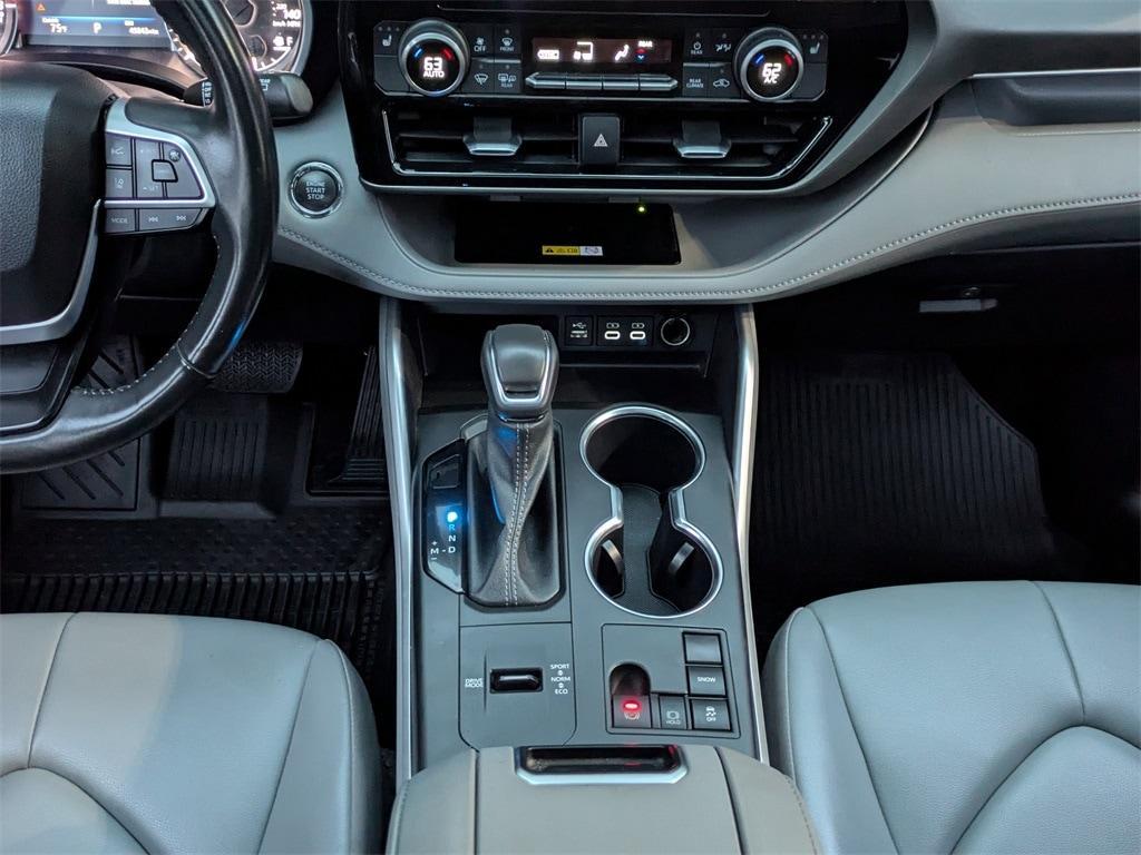used 2023 Toyota Highlander car, priced at $36,831