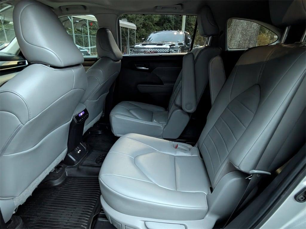 used 2023 Toyota Highlander car, priced at $36,831