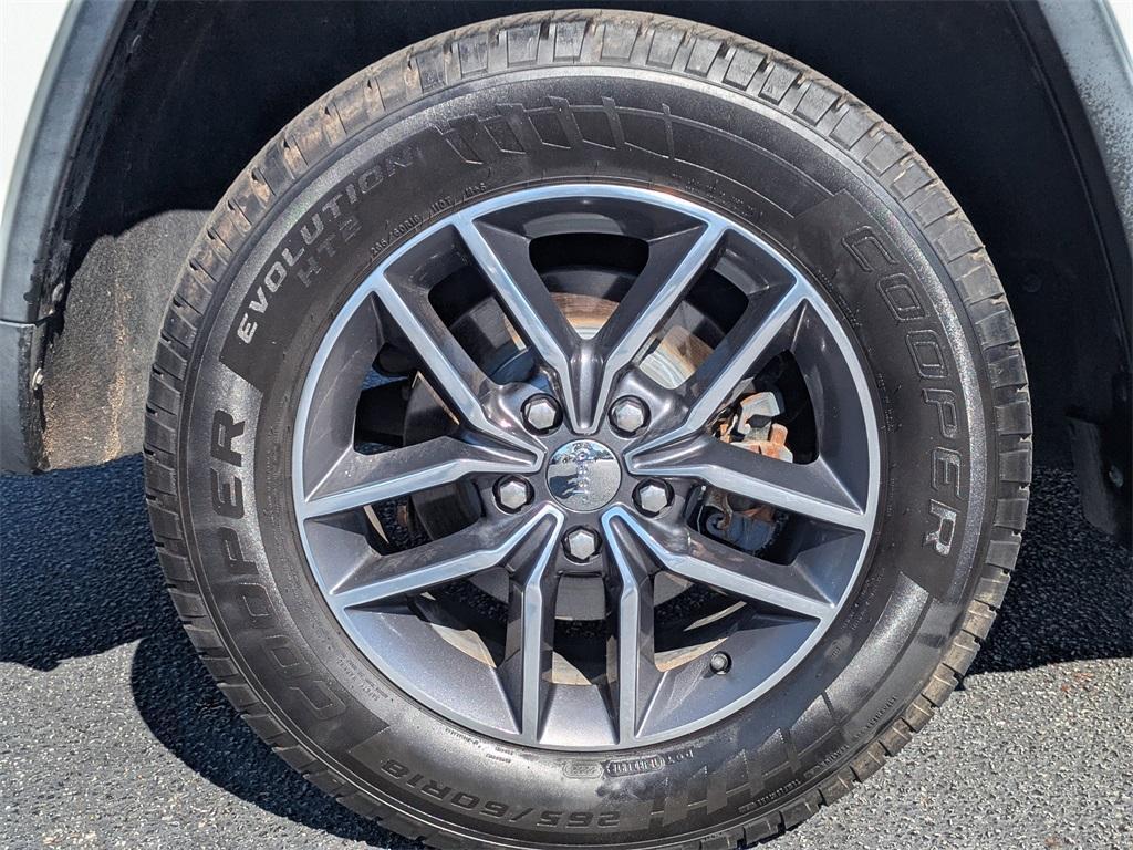 used 2018 Jeep Grand Cherokee car, priced at $15,491