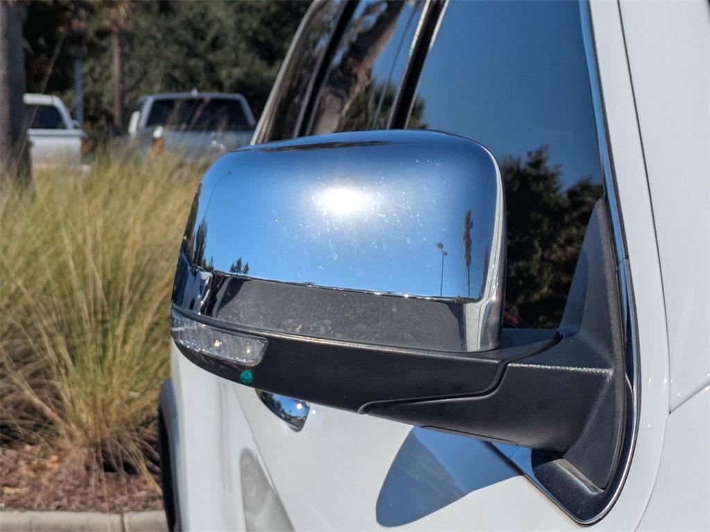 used 2018 Jeep Grand Cherokee car, priced at $15,491