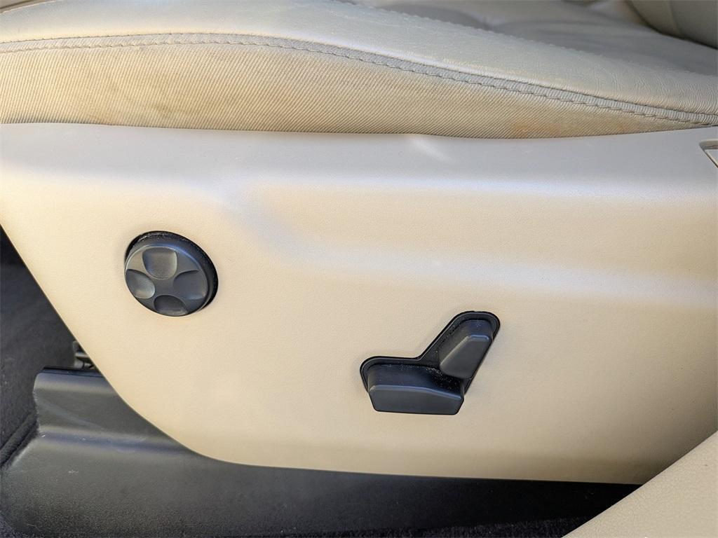 used 2018 Jeep Grand Cherokee car, priced at $15,491