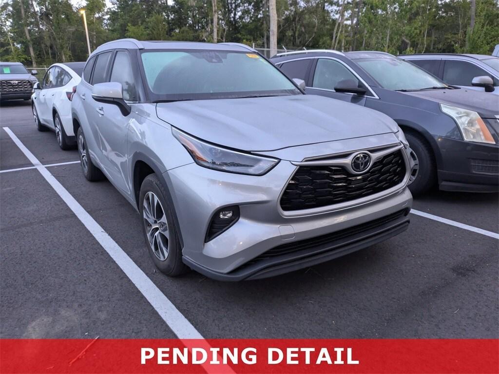 used 2023 Toyota Highlander car, priced at $38,831