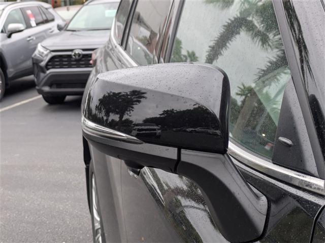 new 2025 Toyota Highlander car, priced at $55,751