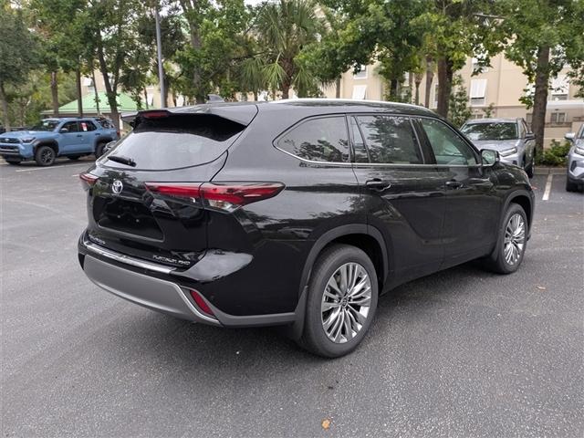 new 2025 Toyota Highlander car, priced at $55,751