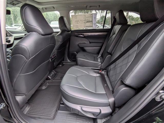 new 2025 Toyota Highlander car, priced at $55,751