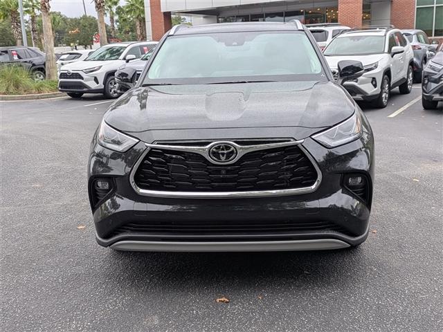 new 2025 Toyota Highlander car, priced at $55,751