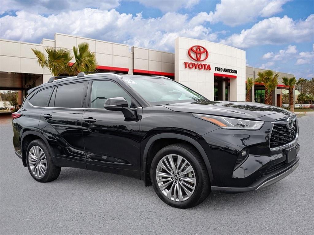 used 2023 Toyota Highlander car, priced at $40,331