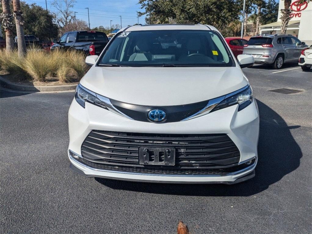 used 2023 Toyota Sienna car, priced at $45,231