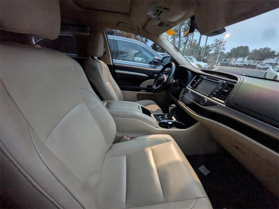 used 2019 Toyota Highlander car, priced at $27,031