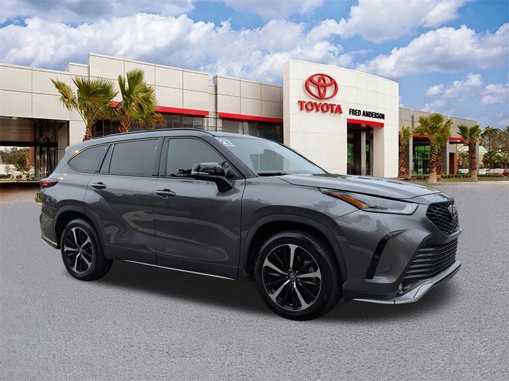 used 2021 Toyota Highlander car, priced at $28,331