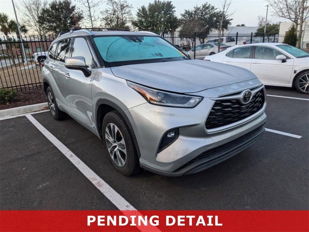 used 2021 Toyota Highlander car, priced at $33,531