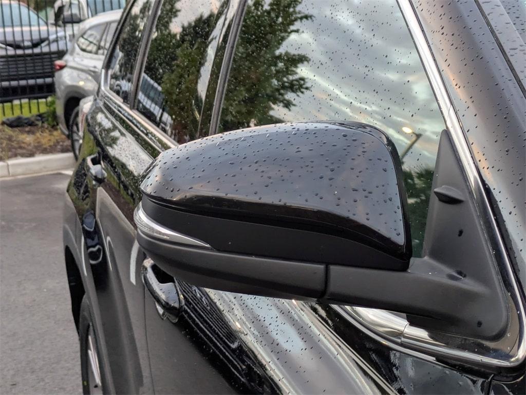 used 2016 Toyota Highlander car, priced at $16,531