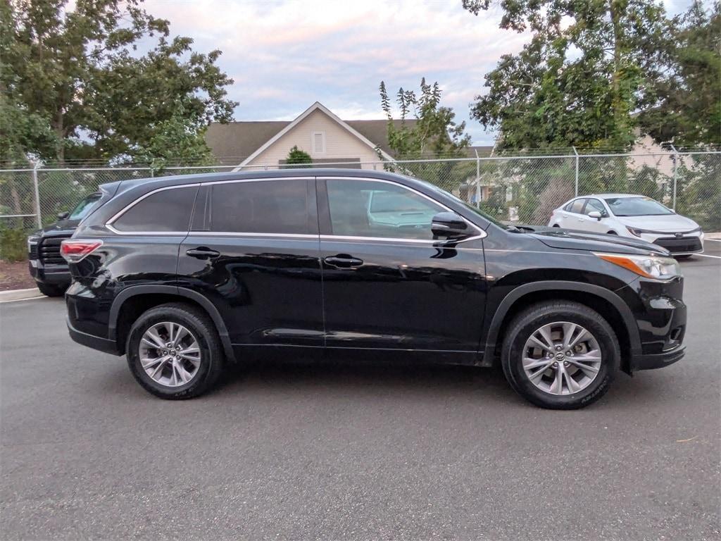 used 2016 Toyota Highlander car, priced at $16,531