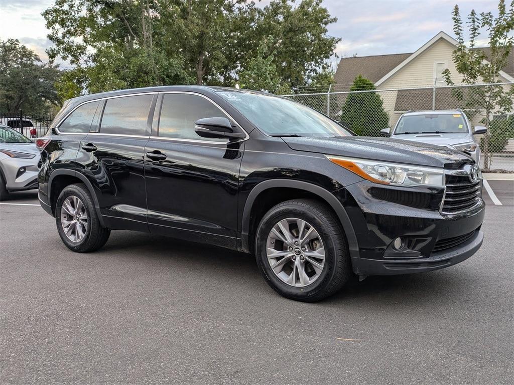 used 2016 Toyota Highlander car, priced at $16,531