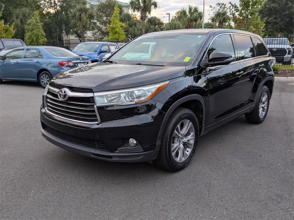 used 2016 Toyota Highlander car, priced at $16,531