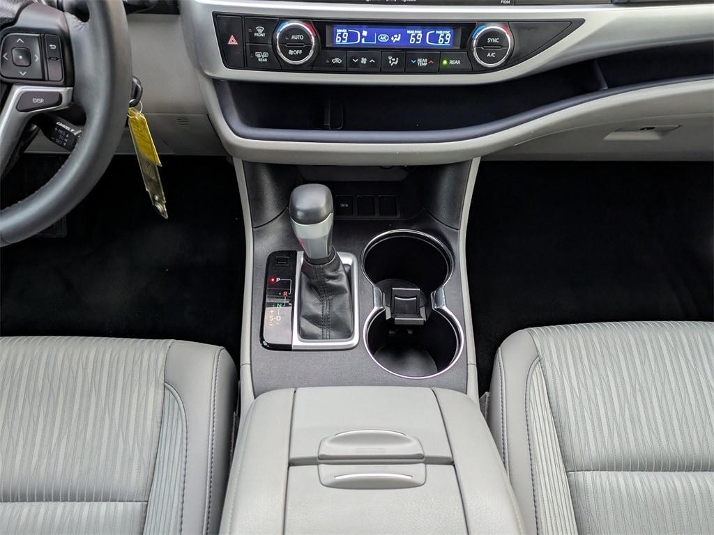 used 2016 Toyota Highlander car, priced at $16,531