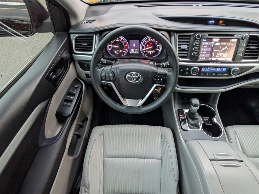 used 2016 Toyota Highlander car, priced at $16,531