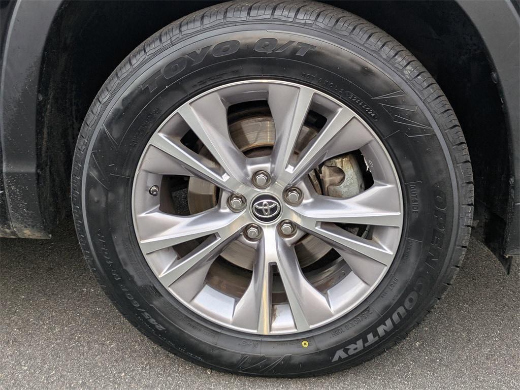 used 2016 Toyota Highlander car, priced at $16,531