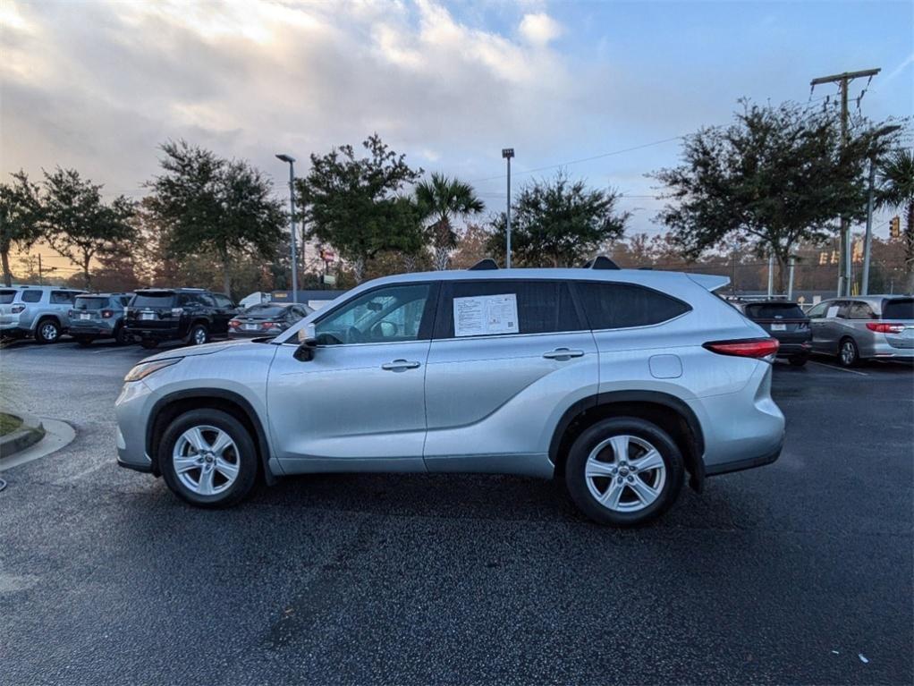 used 2023 Toyota Highlander car, priced at $37,031