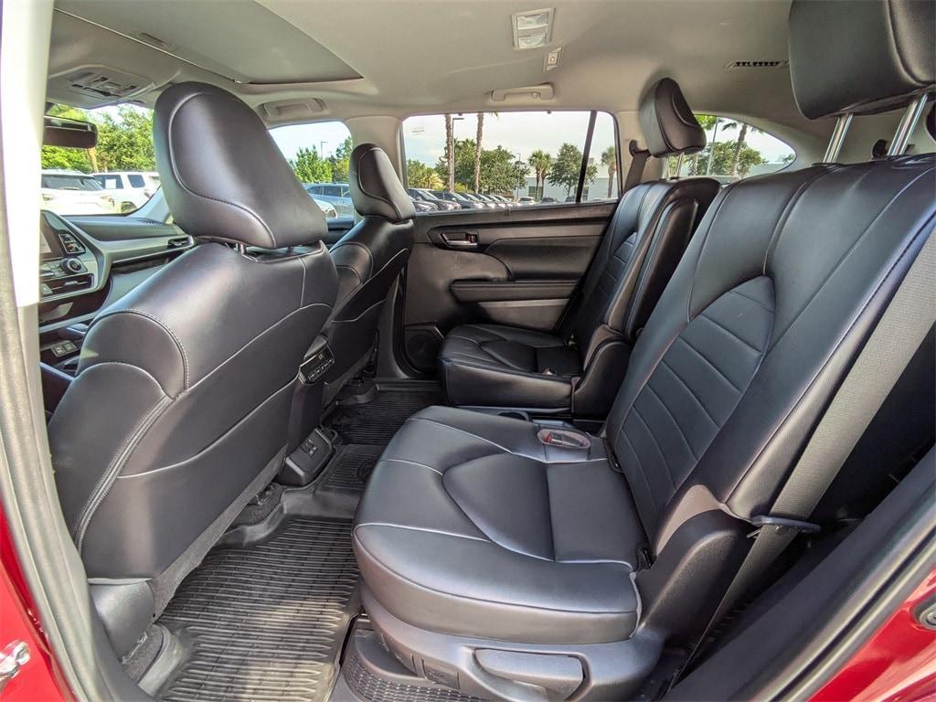used 2023 Toyota Highlander Hybrid car, priced at $38,531