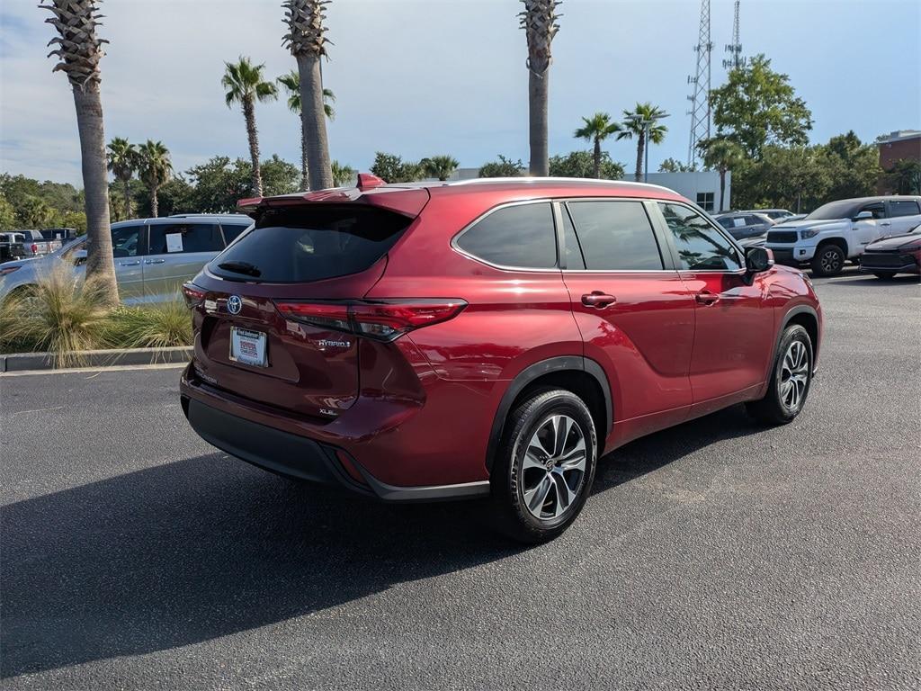 used 2023 Toyota Highlander Hybrid car, priced at $38,531
