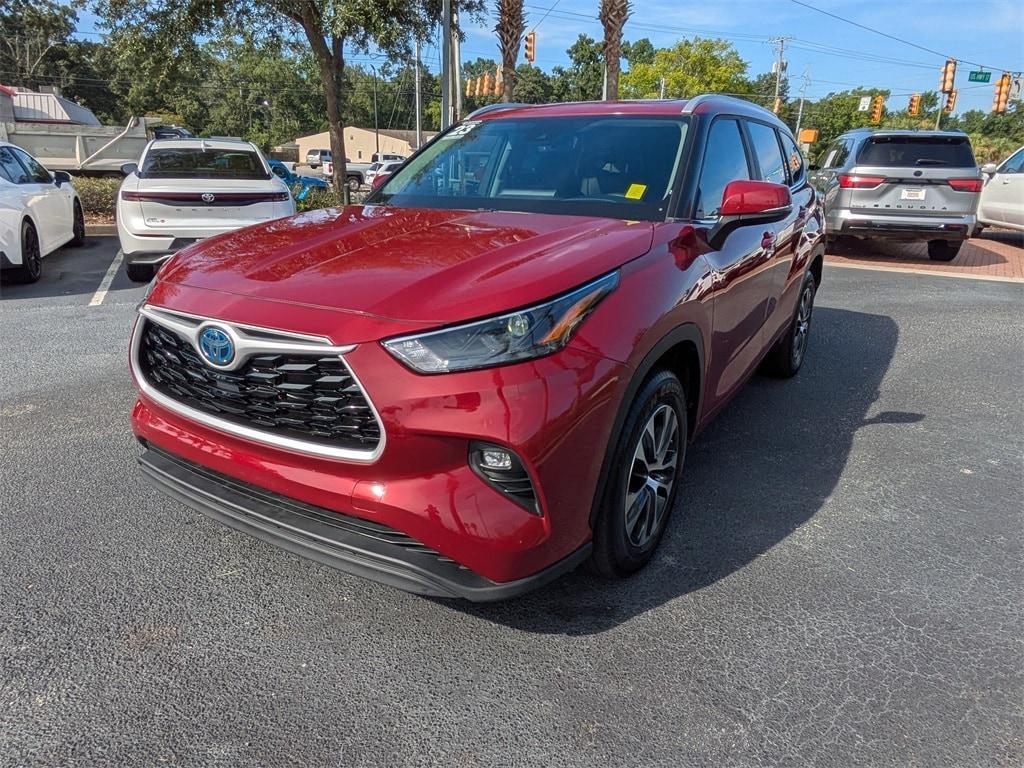 used 2023 Toyota Highlander Hybrid car, priced at $38,531