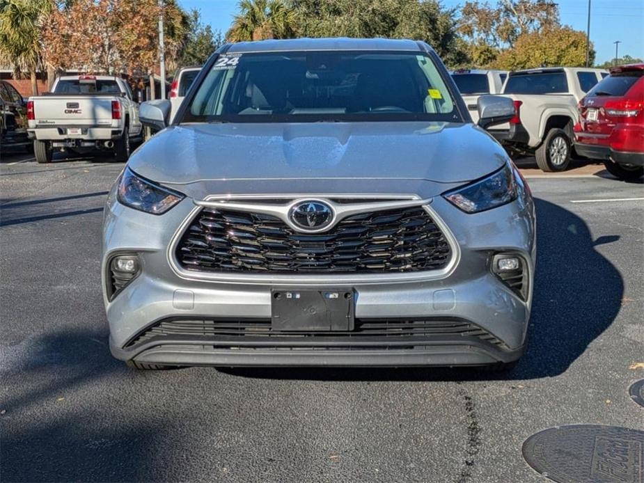 used 2024 Toyota Highlander car, priced at $38,531