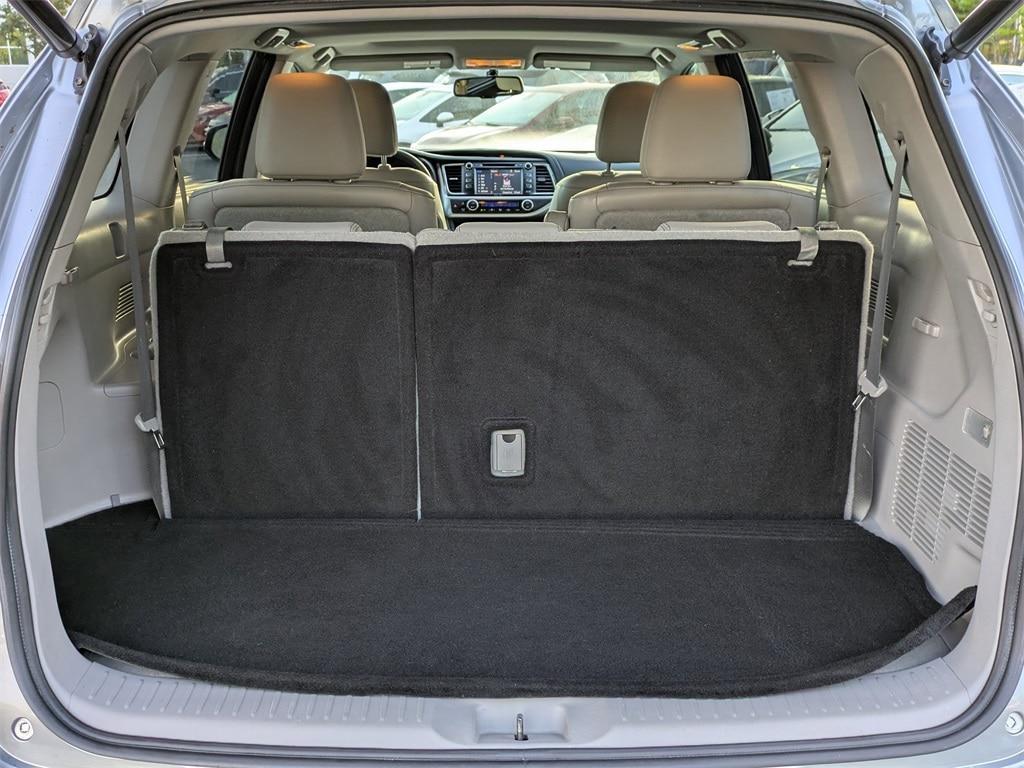 used 2015 Toyota Highlander car, priced at $14,831