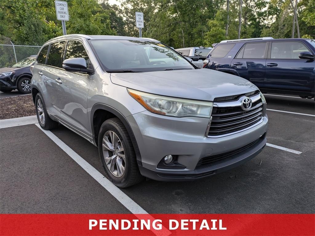 used 2015 Toyota Highlander car, priced at $15,531