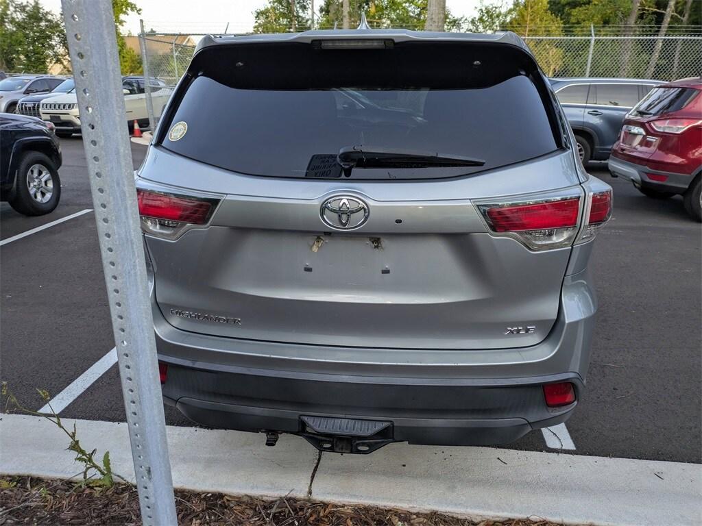 used 2015 Toyota Highlander car, priced at $15,531