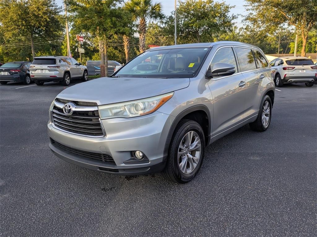 used 2015 Toyota Highlander car, priced at $14,831