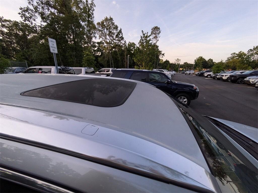 used 2015 Toyota Highlander car, priced at $15,531