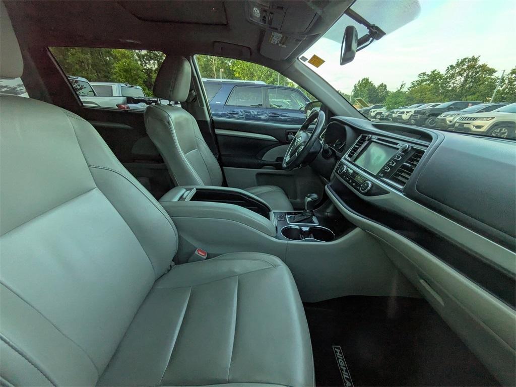 used 2015 Toyota Highlander car, priced at $15,531