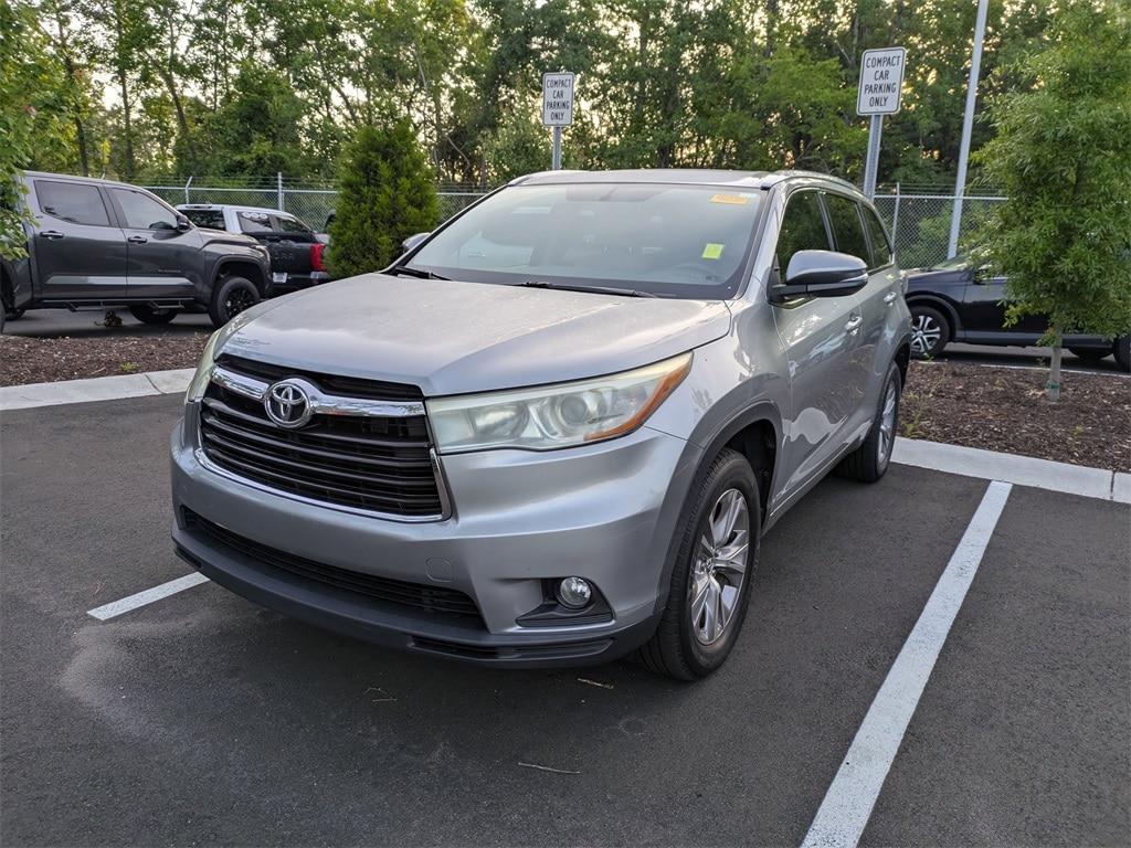 used 2015 Toyota Highlander car, priced at $15,531