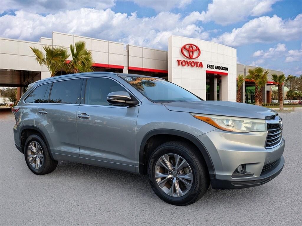 used 2015 Toyota Highlander car, priced at $15,231