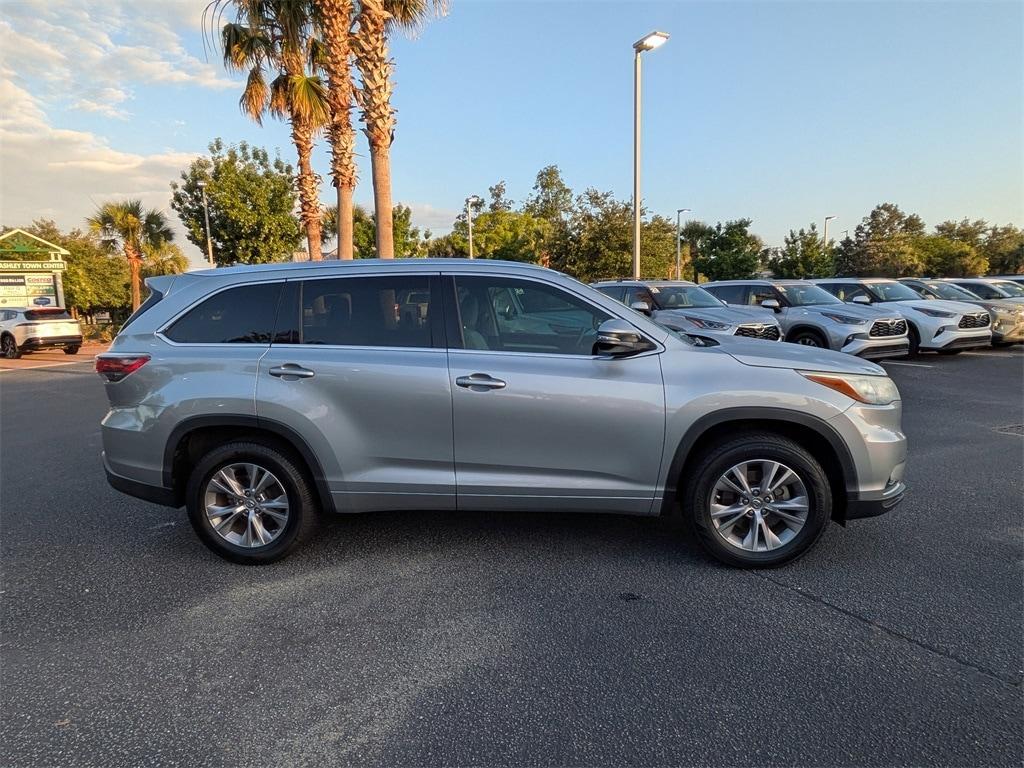 used 2015 Toyota Highlander car, priced at $14,831